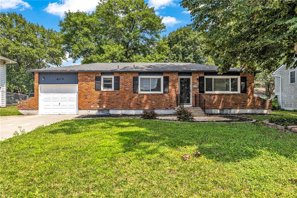 1st image of 604 S Stevenson St, Olathe, KS 66061 | MLS# 2633083