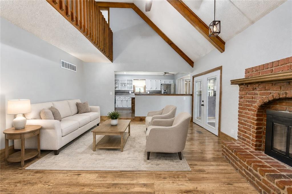 2nd image of 1100 Sw 44th St, Blue Springs, MO 64015 | MLS# 2633113