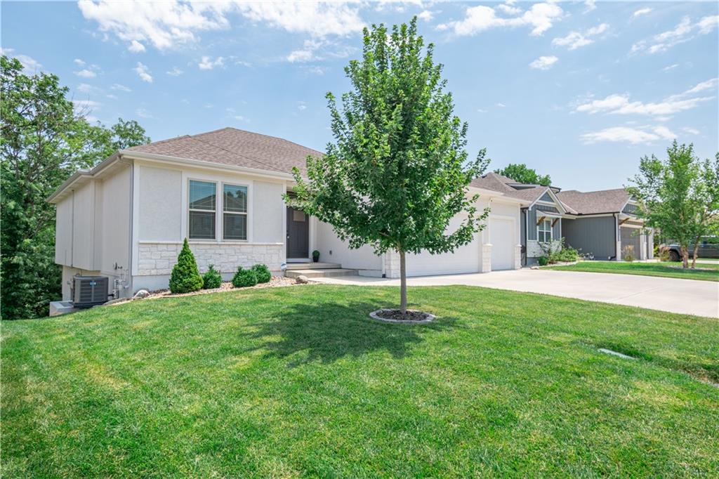 2nd image of 819 Old Paint Rd, Raymore, MO 64083 | MLS# 2633115