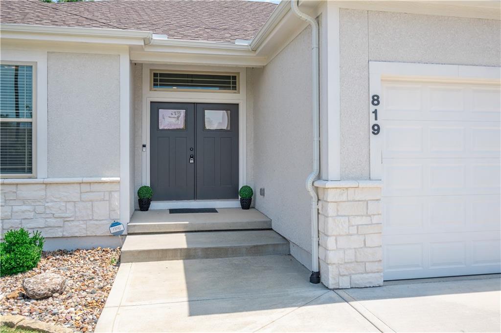 3rd image of 819 Old Paint Rd, Raymore, MO 64083 | MLS# 2633115