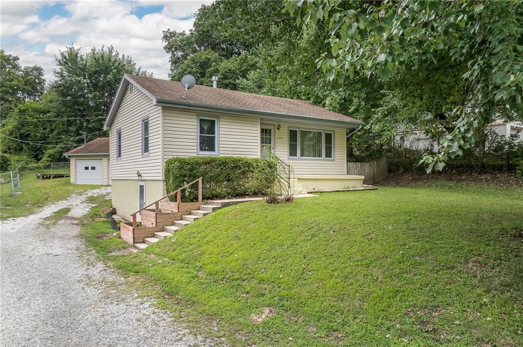 2nd image of 3326 Lafayette St, St Joseph, MO 64507 | MLS# 2633148