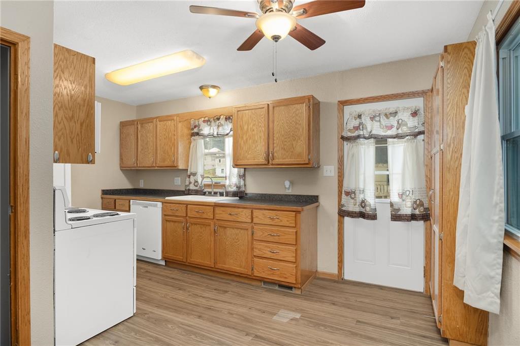 5th image of 3326 Lafayette St, St Joseph, MO 64507 | MLS# 2633148