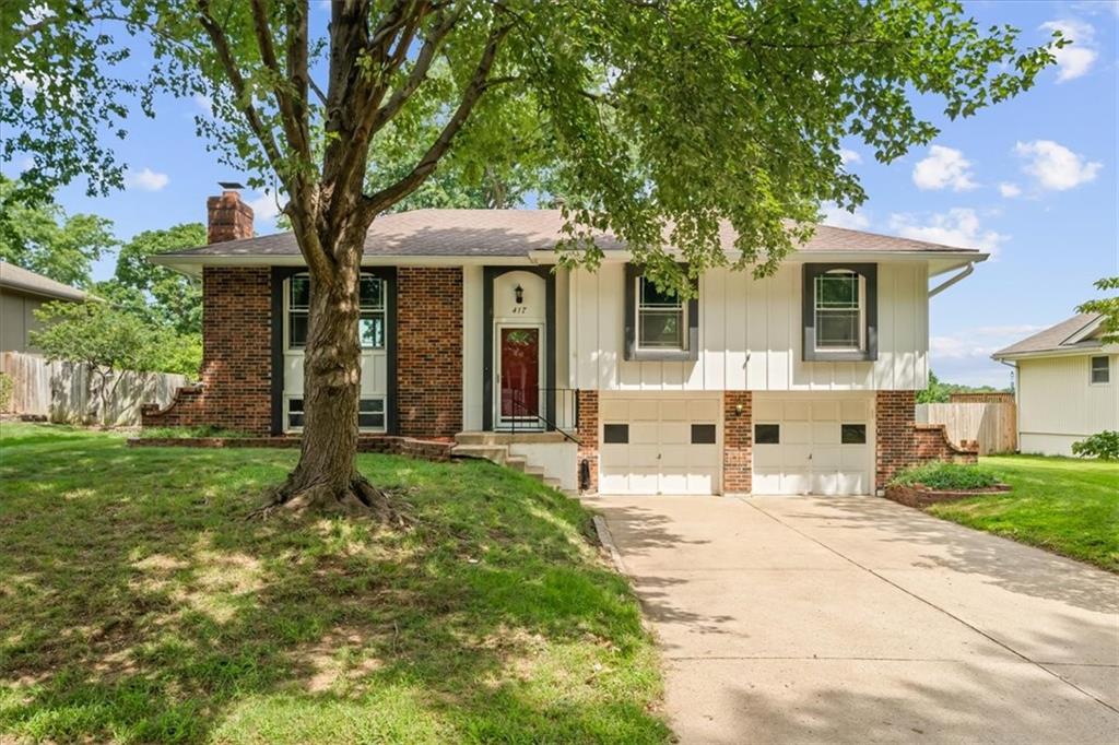 1st image of 417 Stonewall Dr, Blue Springs, MO 64014 | MLS# 2633150