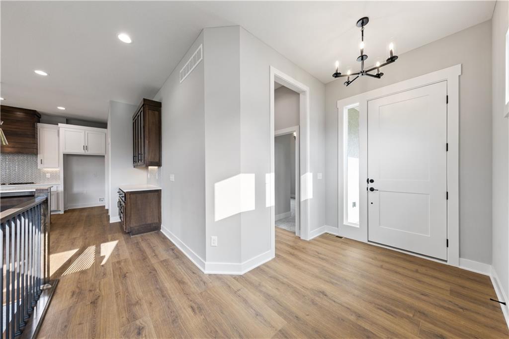 2nd image of 1608 Sw Arbor Park Dr, Lees Summit, MO 64082 | MLS# 2633157
