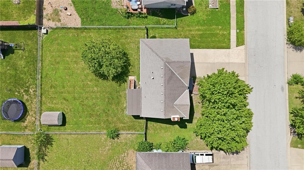 5th image of 505 Blue Grass Dr, Raymore, MO 64083 | MLS# 2633167