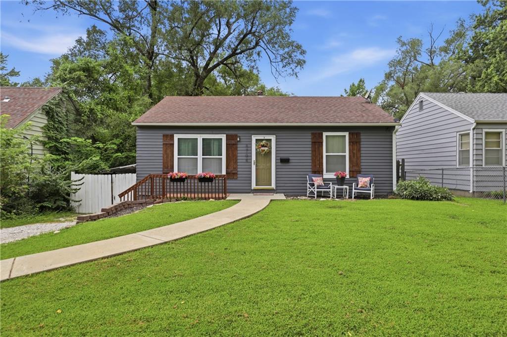 1st image of 6704 Harris Ave, Raytown, MO 64133 | MLS# 2633183