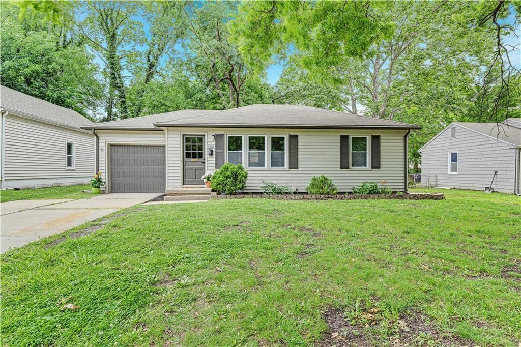 2nd image of 5408 W 72nd St, Prairie Village, KS 66208 | MLS# 2633223