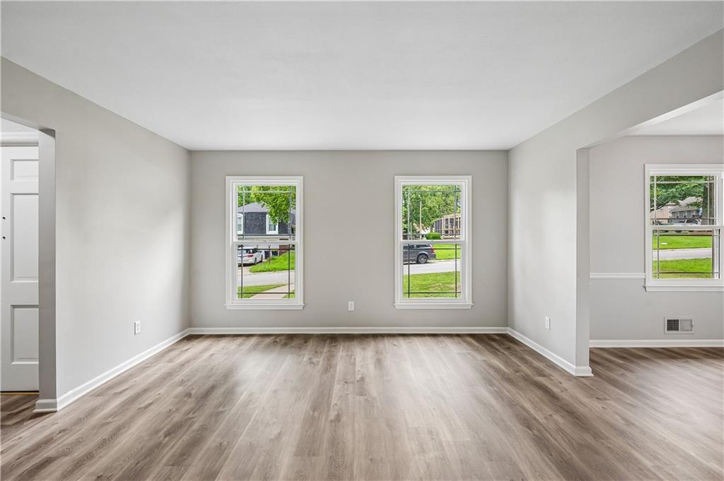 5th image of 1313 E 98Th Ter, Kansas City, MO 64131 | MLS# 2633290