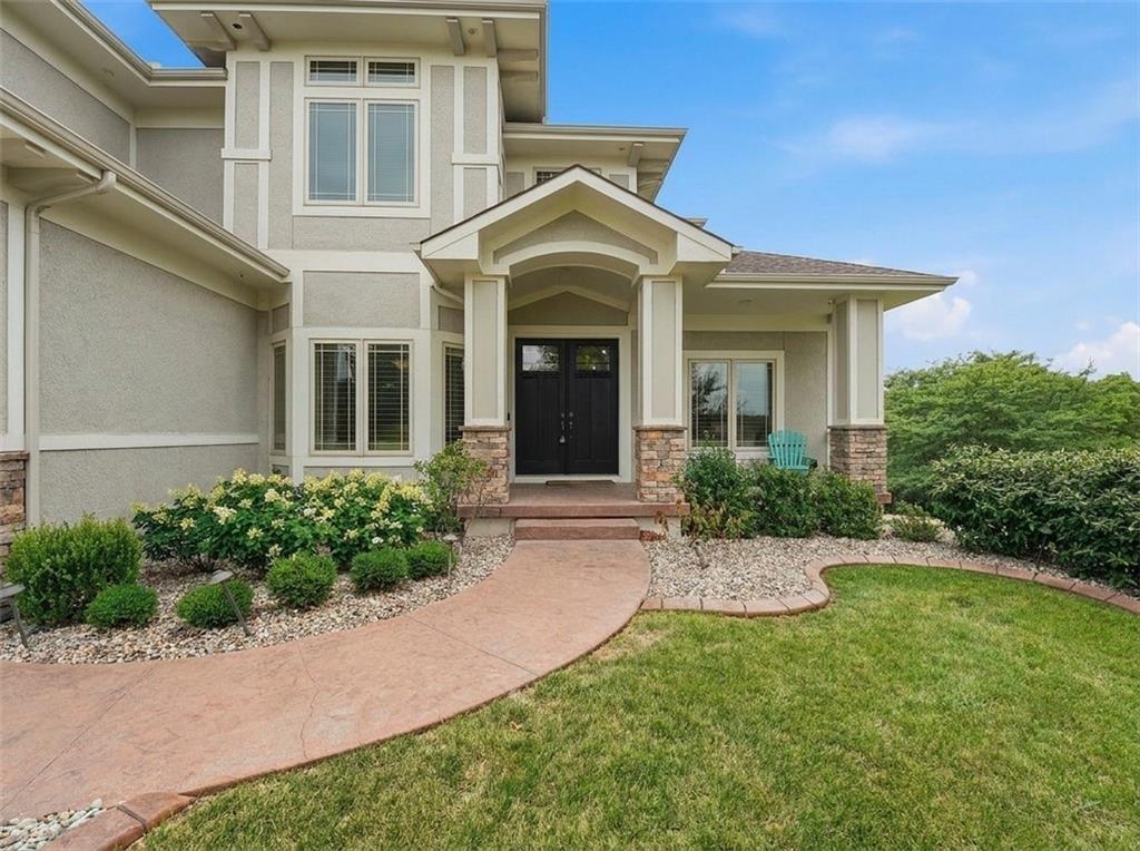 3rd image of 324 Nw Thoreau Cir, Lees Summit, MO 64081 | MLS# 2633311