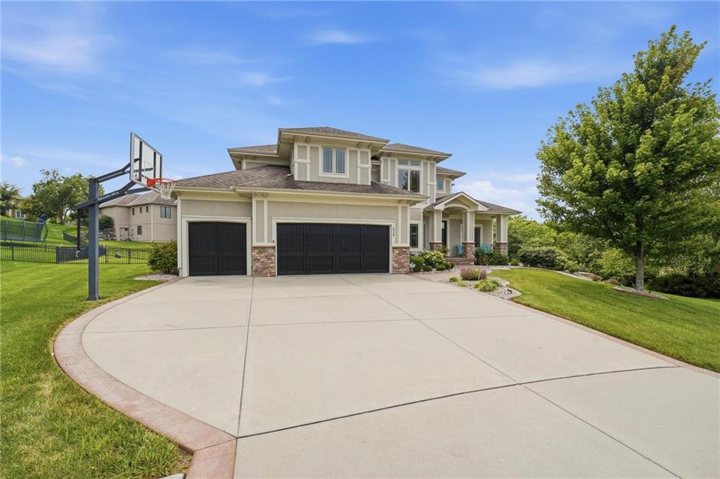1st image of 324 Nw Thoreau Cir, Lees Summit, MO 64081 | MLS# 2633311