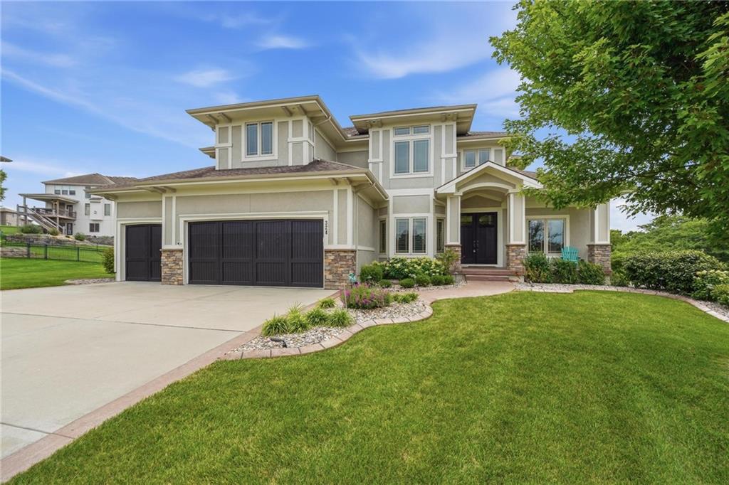 2nd image of 324 Nw Thoreau Cir, Lees Summit, MO 64081 | MLS# 2633311