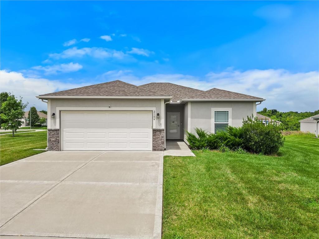 2nd image of 2104 Crestview Pl, Raymore, MO 64083 | MLS# 2633322