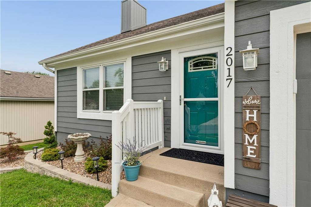 4th image of 2017 Summerfield Ct, Blue Springs, MO 64029 | MLS# 2633337