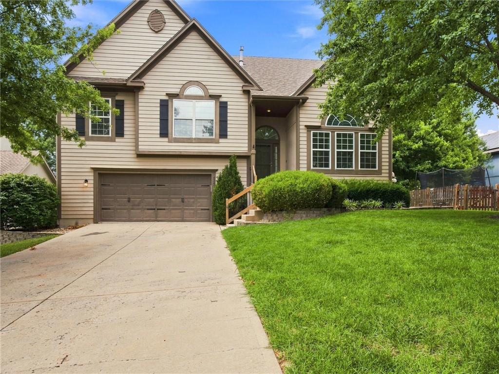 3rd image of 2340 W Trail Dr, Olathe, KS 66061 | MLS# 2633340