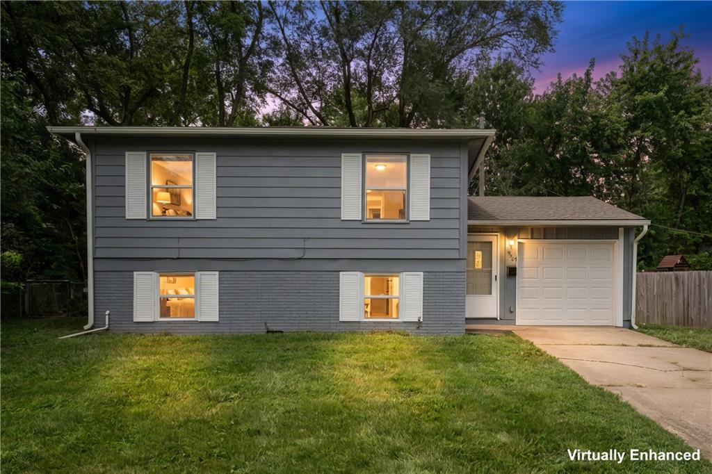 1st image of 9505 Spring Valley Rd, Kansas City, MO 64134 | MLS# 2633360