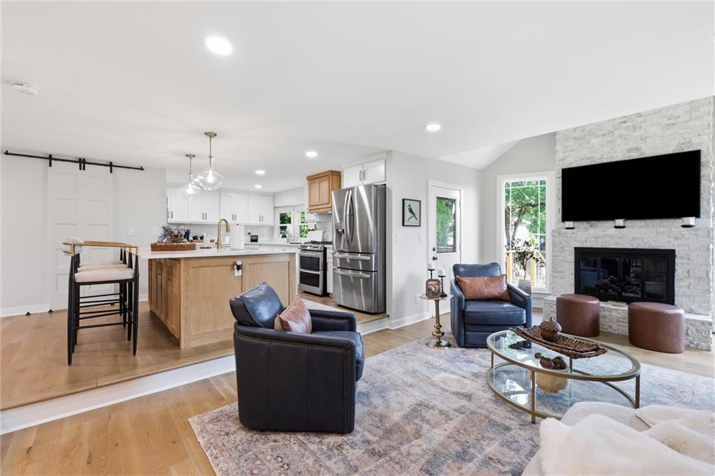 3rd image of 7500 W 98Th Ter, Overland Park, KS 66212 | MLS# 2633363