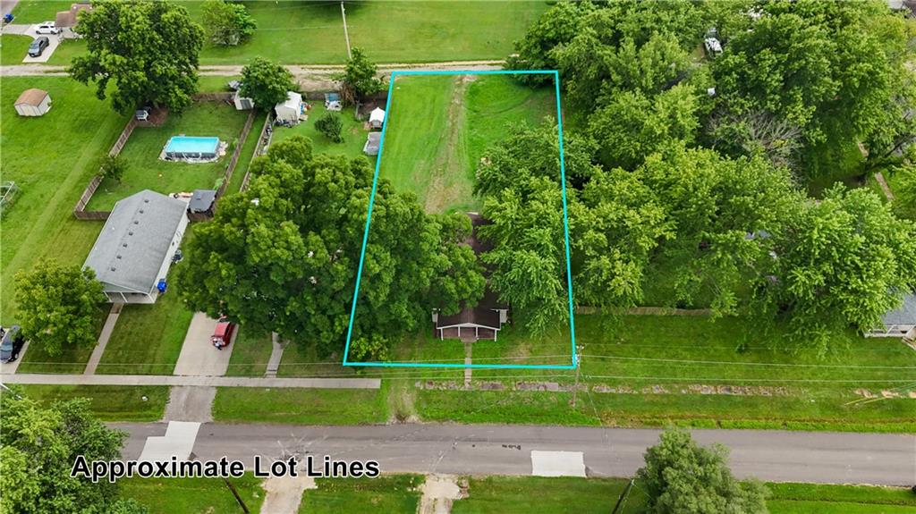 2nd image of 412 E Saline St, Sedalia, MO 65301 | MLS# 2633374