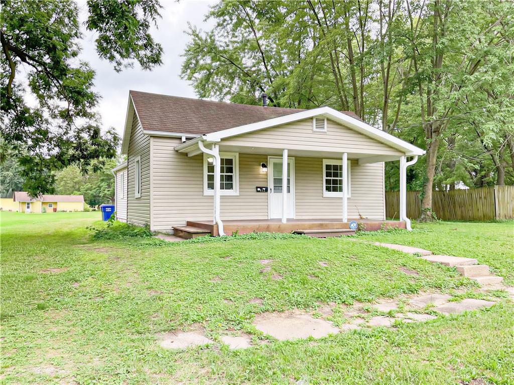 1st image of 412 E Saline St, Sedalia, MO 65301 | MLS# 2633374