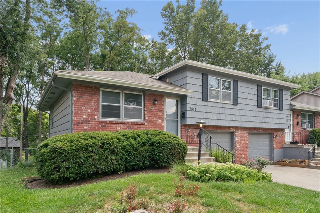 1st image of 7817 England Dr, Overland Park, KS 66204 | MLS# 2633377