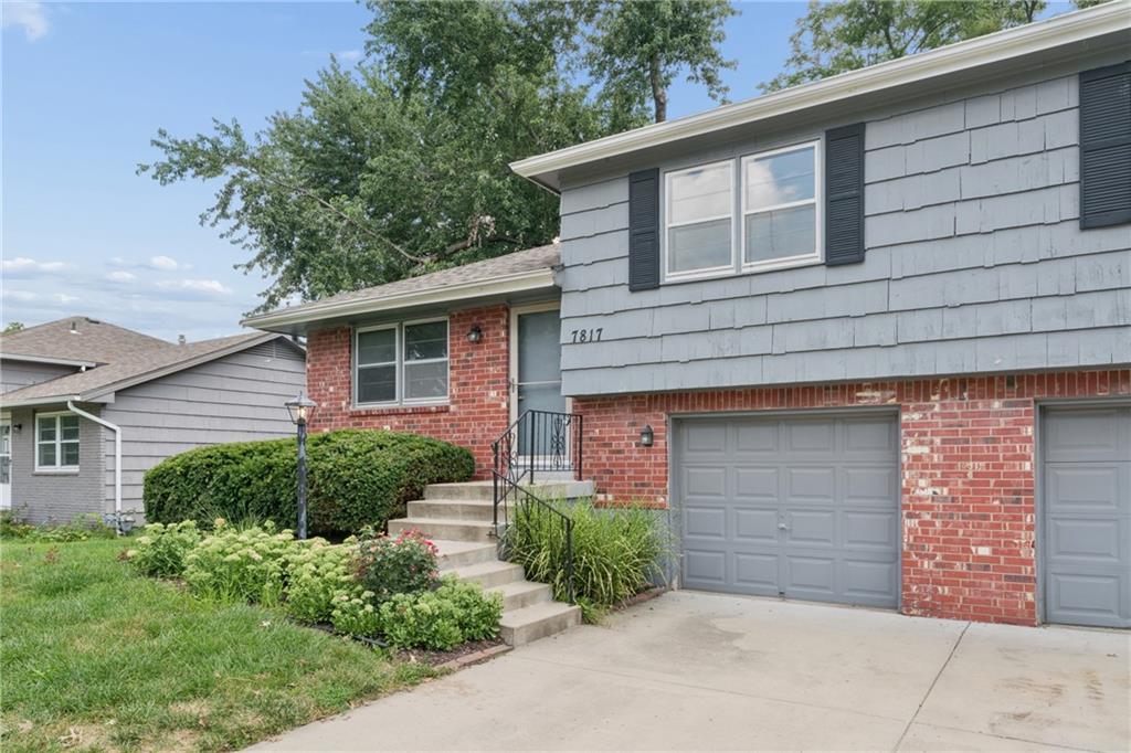2nd image of 7817 England Dr, Overland Park, KS 66204 | MLS# 2633377