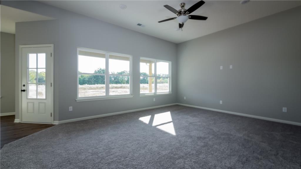 2nd image of 1307 Ne White Oaks Ln, Oak Grove, MO 64075 | MLS# 2633381