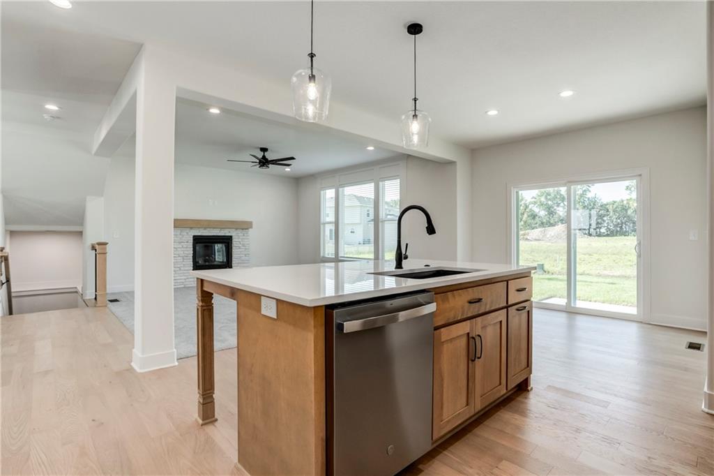 3rd image of 19007 W 170Th Ter, Olathe, KS 66062 | MLS# 2633395