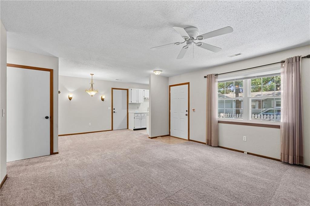 4th image of 11327 W 77Th Ter, Shawnee, KS 66214 | MLS# 2633396