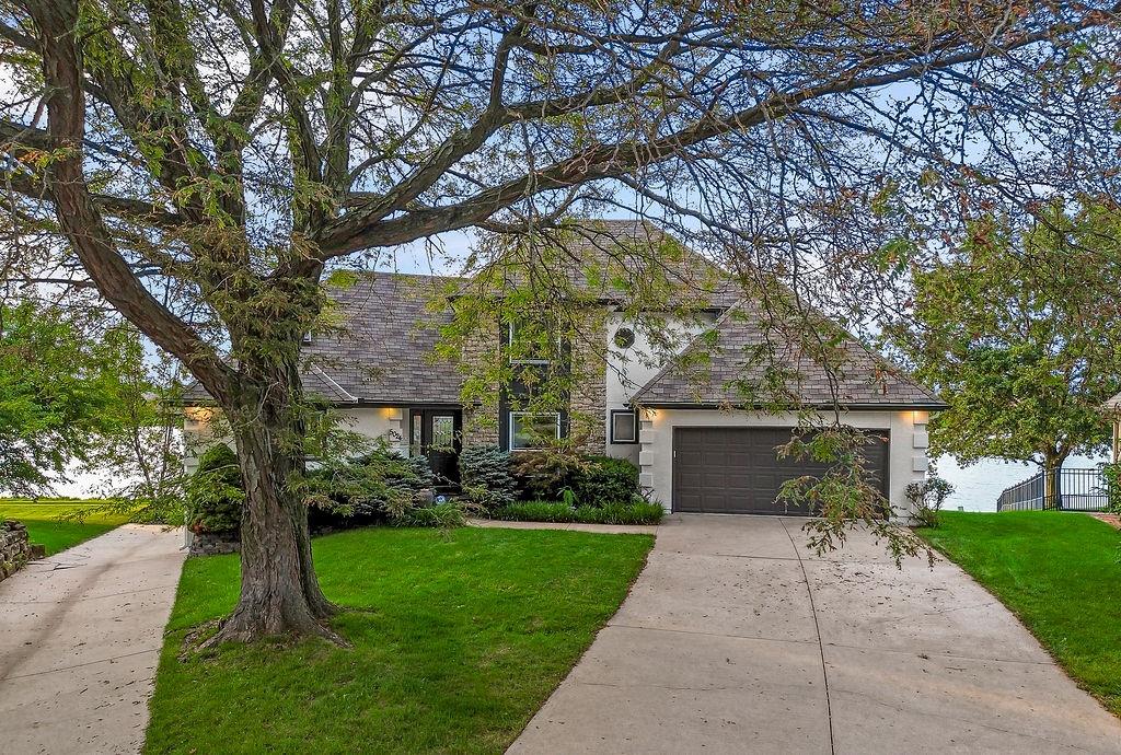 3rd image of 5024 Sw Kingfisher Dr, Lees Summit, MO 64082 | MLS# 2633408
