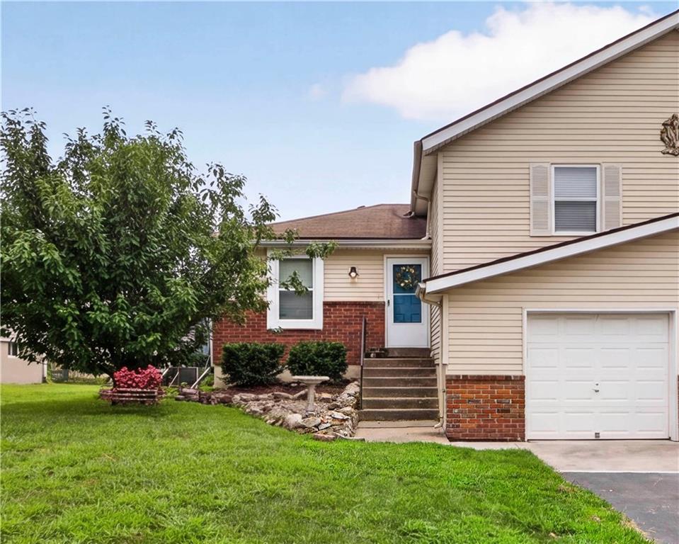 1st image of 1225 W Sheridan St, Olathe, KS 66061 | MLS# 2633413