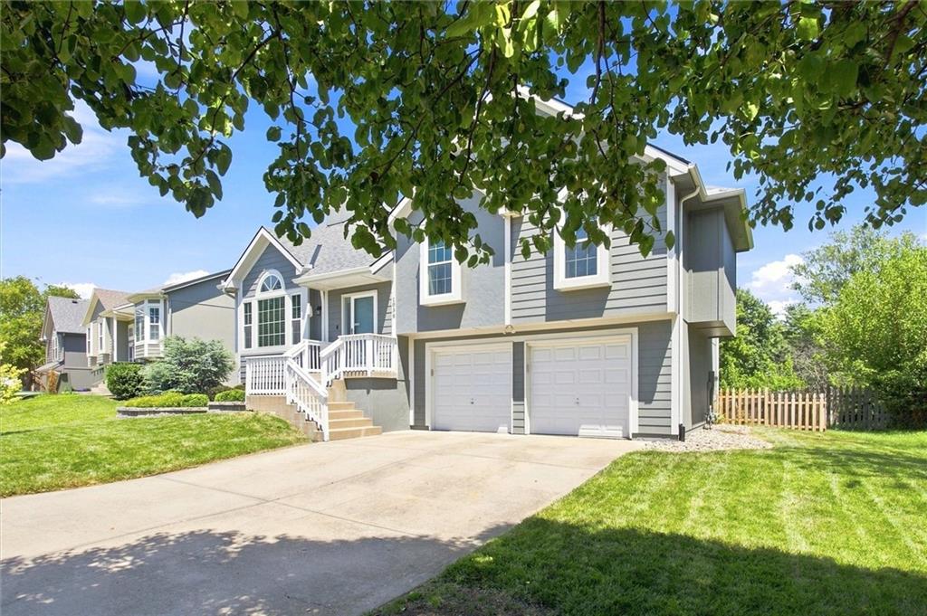 3rd image of 1038 N Logan St, Olathe, KS 66061 | MLS# 2633417
