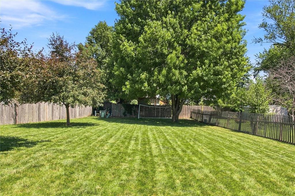 4th image of 1038 N Logan St, Olathe, KS 66061 | MLS# 2633417