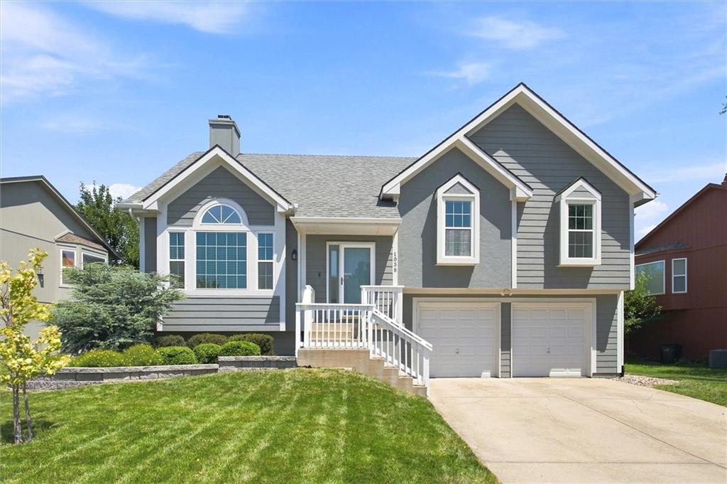 1st image of 1038 N Logan St, Olathe, KS 66061 | MLS# 2633417