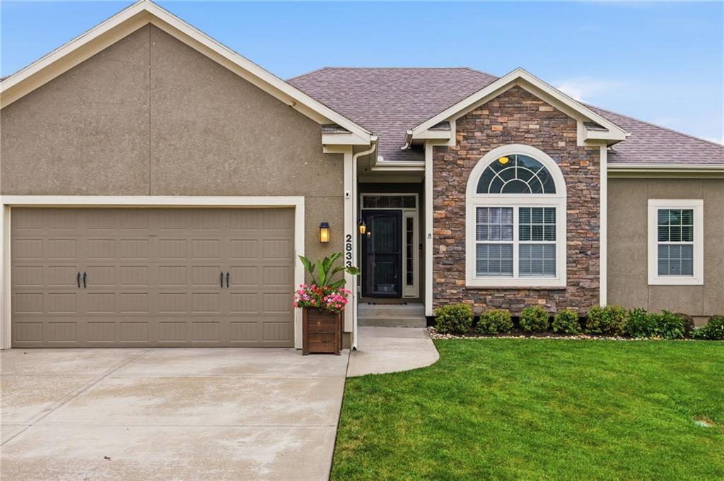 2nd image of 2833 Ne Parkview Ln, Lees Summit, MO 64086 | MLS# 2633443