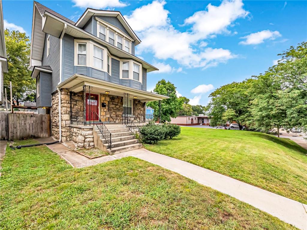 2nd image of 2606 Campbell St, Kansas City, MO 64108 | MLS# 2633470