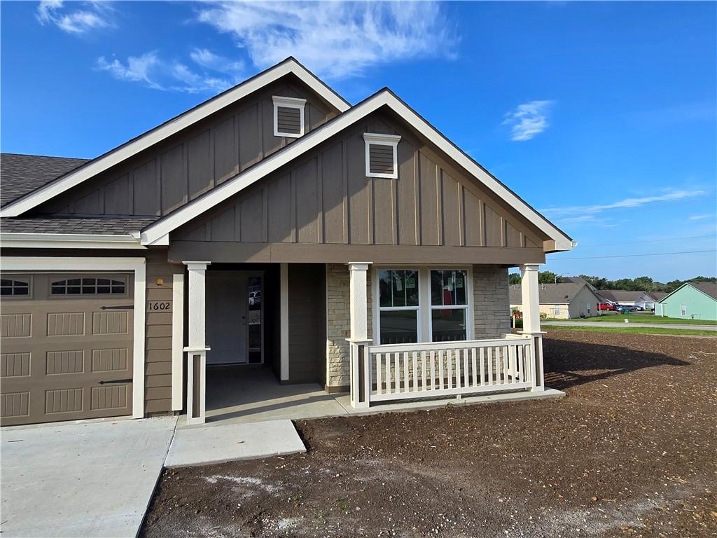 2nd image of 1602 Bluestem Dr, Ottawa, KS 66067 | MLS# 2633472