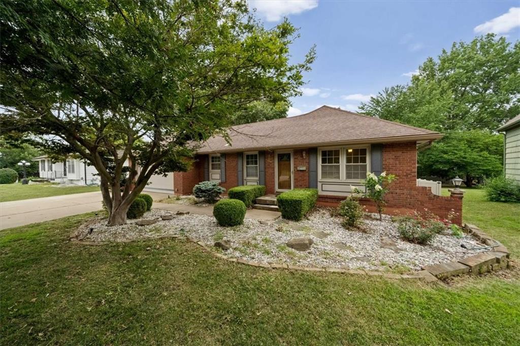 5th image of 3826 Summit Ridge Dr, Independence, MO 64055 | MLS# 2633486