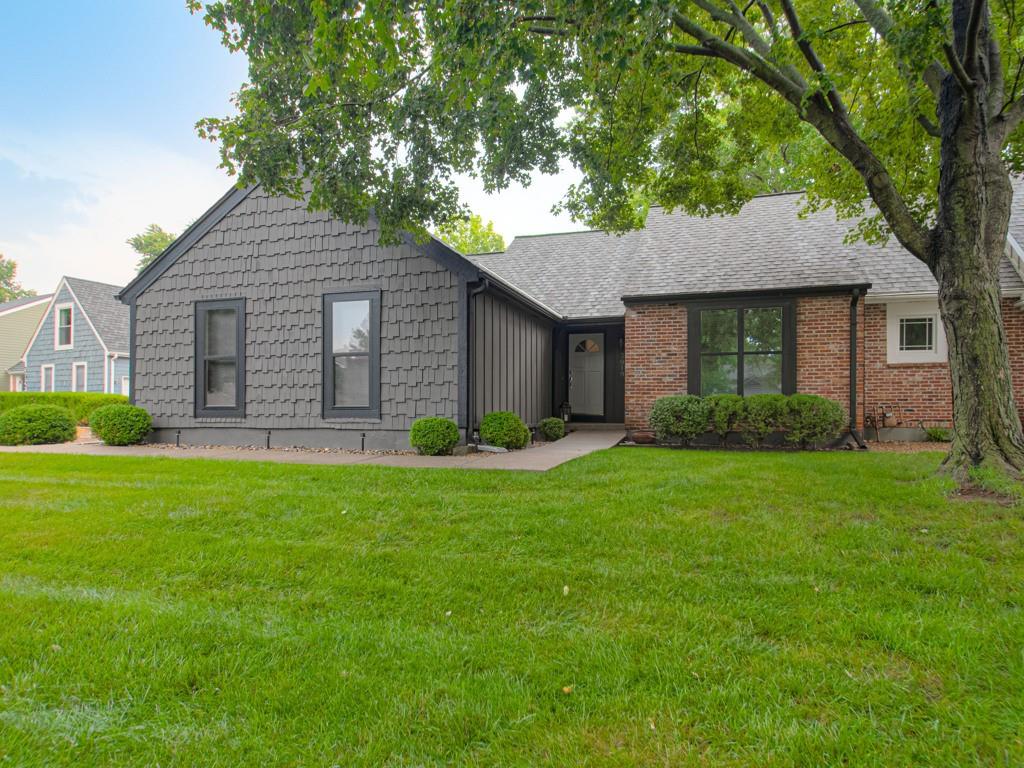 1st image of 3919 Sequoia St, Lee's Summit, MO 64064 | MLS# 2633528