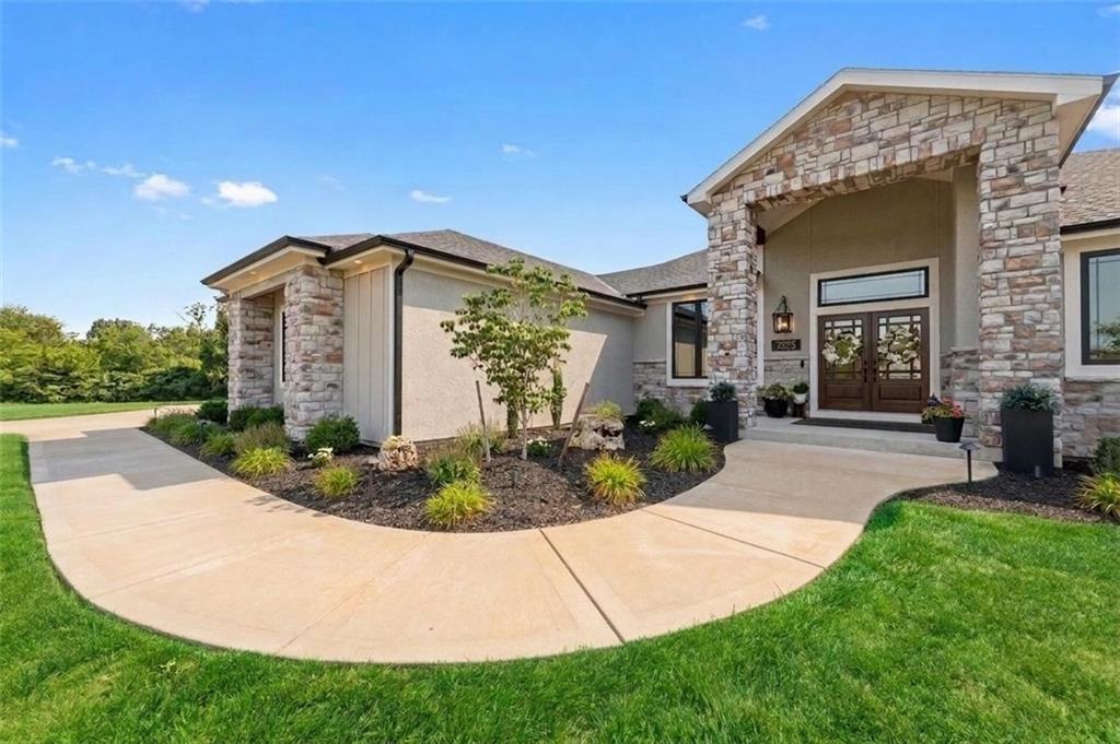 2nd image of 7555 Nw Fawn Cir, Kansas City, MO 64152 | MLS# 2633543