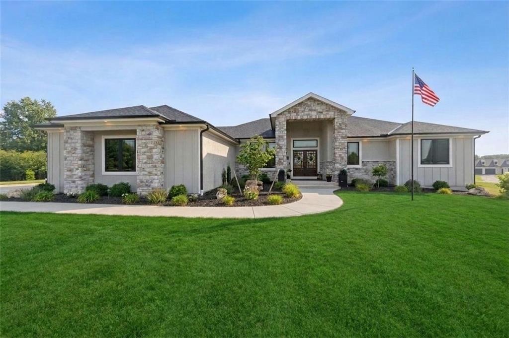 1st image of 7555 Nw Fawn Cir, Kansas City, MO 64152 | MLS# 2633543