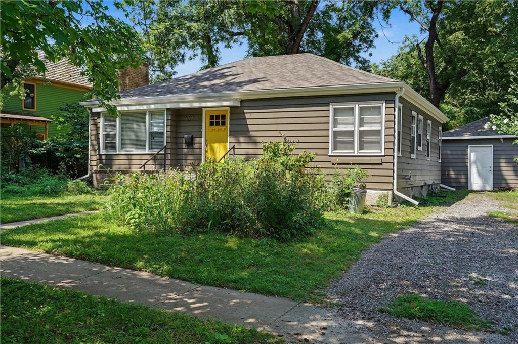 3rd image of 709 Illinois St, Lawrence, KS 66044 | MLS# 2633560