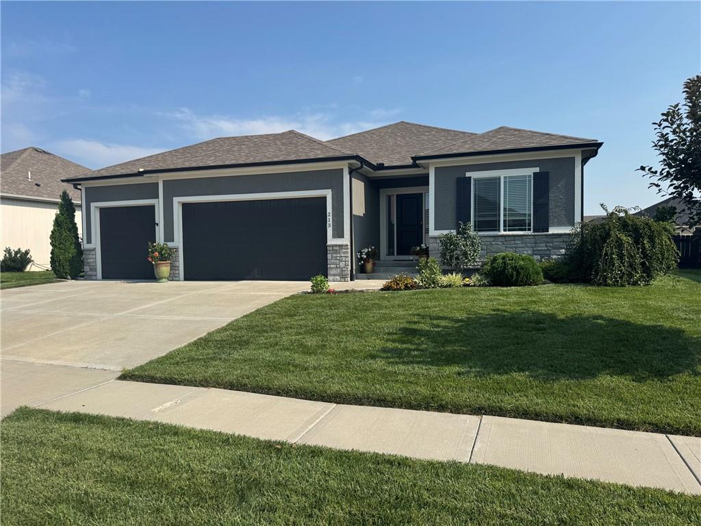 1st image of 213 Sw Davenport Dr, Blue Springs, MO 64014 | MLS# 2633563