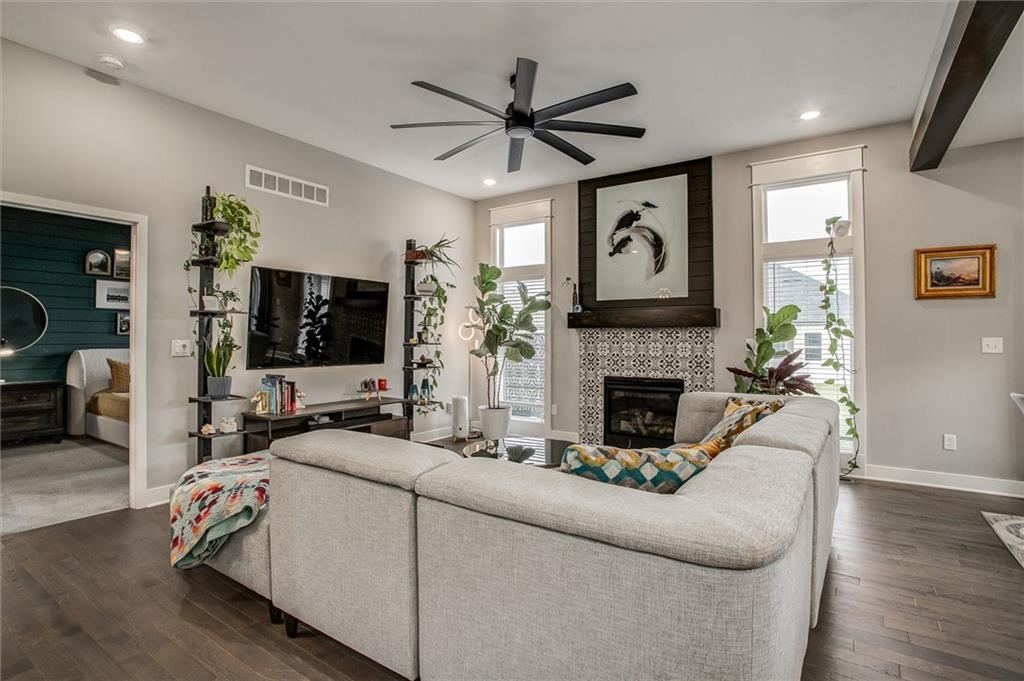 3rd image of 213 Sw Davenport Dr, Blue Springs, MO 64014 | MLS# 2633563