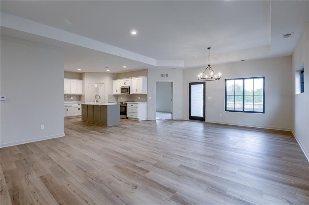 5th image of 1987 Harvest Rd, Liberty, MO 64068 | MLS# 2633657