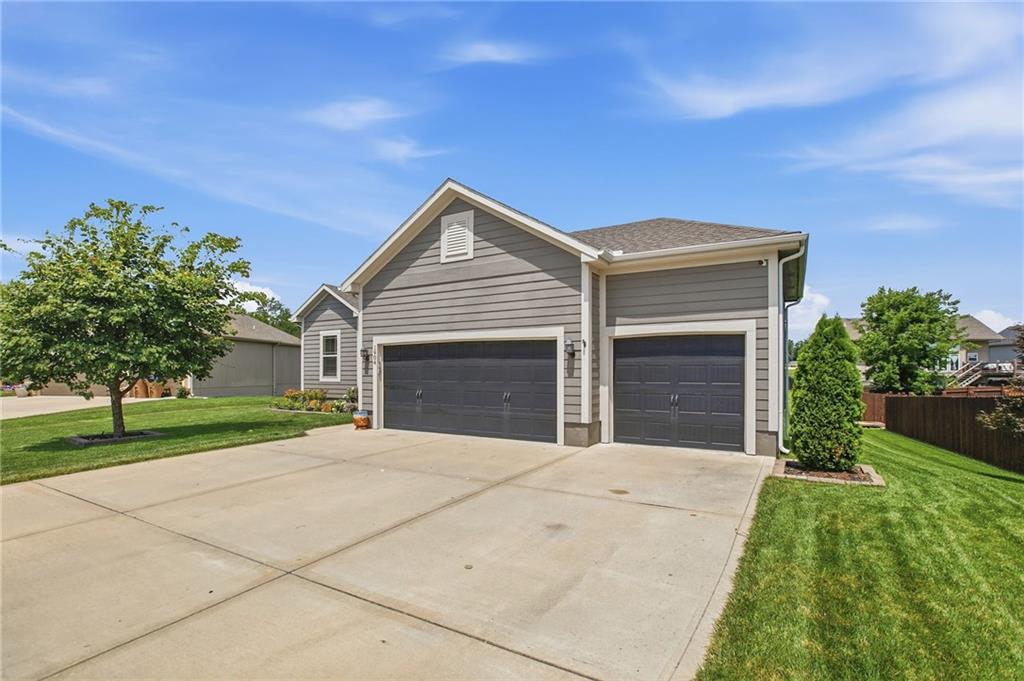 2nd image of 1904 Red Bud Ct, Raymore, MO 64083 | MLS# 2633663
