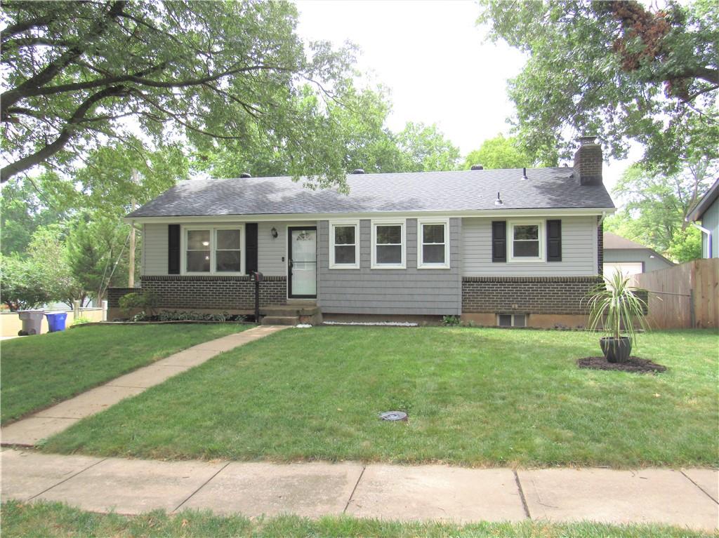 1st image of 605 E Johnston St, Olathe, KS 66061 | MLS# 2633669