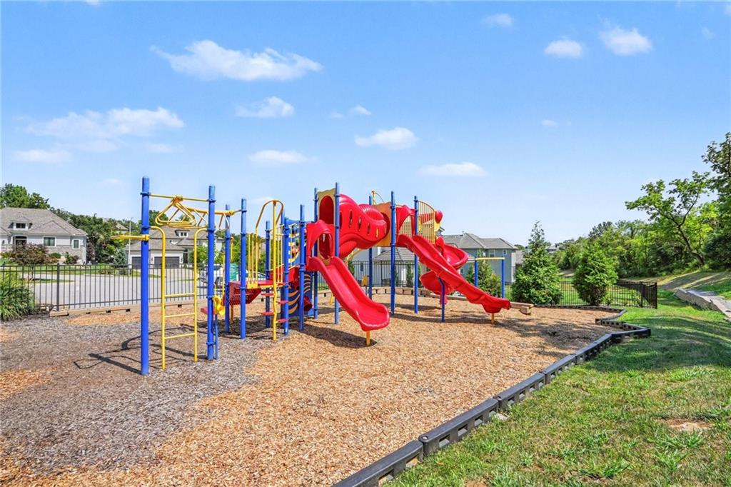 43rd image of 5950 N Saline Ave, Kansas City, MO 64151 | MLS# 2633670