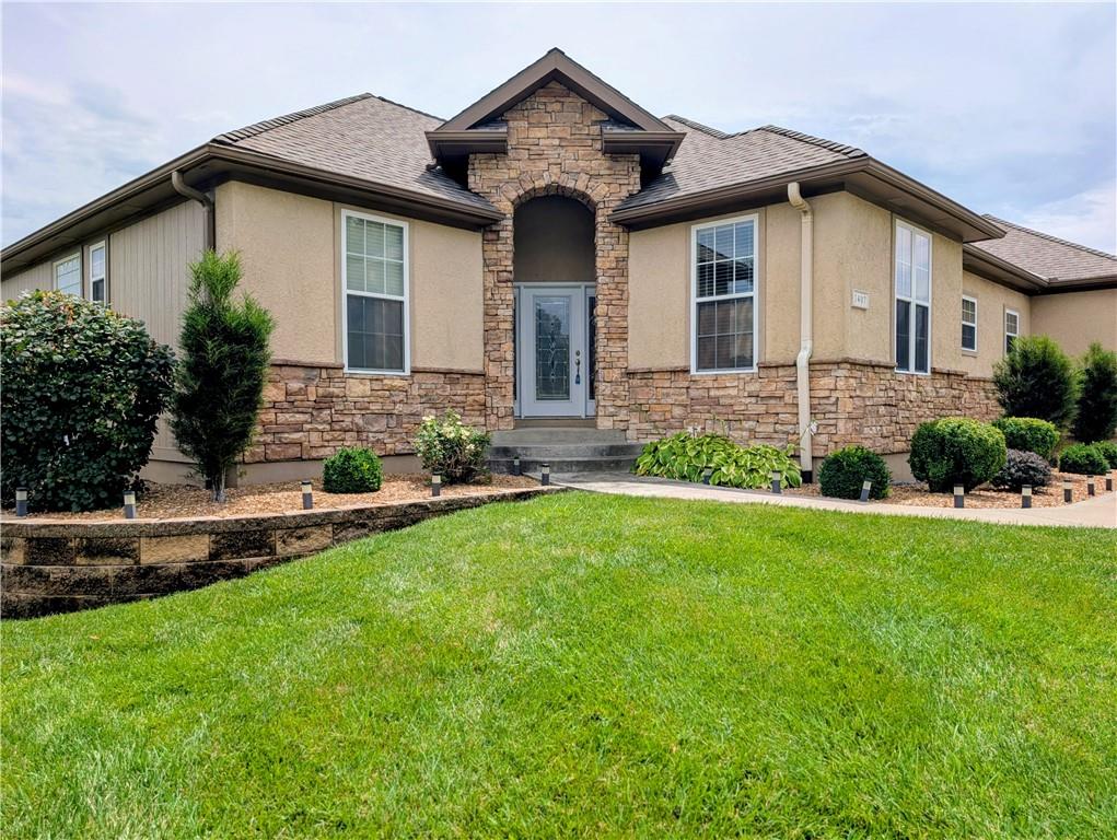 2nd image of 1407 Bear Creek Cir, Warrensburg, MO 64093 | MLS# 2633680
