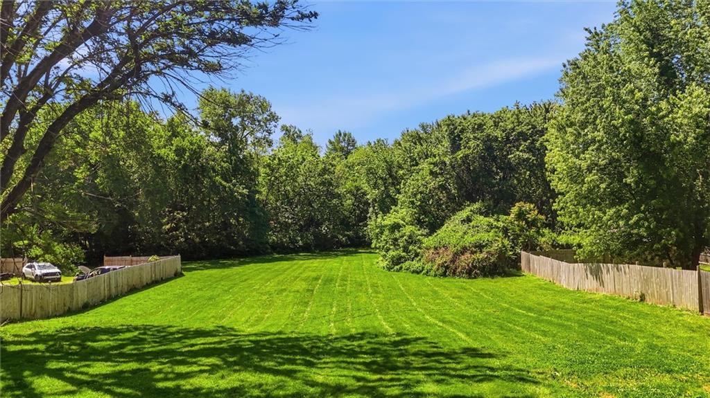 2nd image of 1013 W Linden Ave, Independence, MO 64052 | MLS# 2633693
