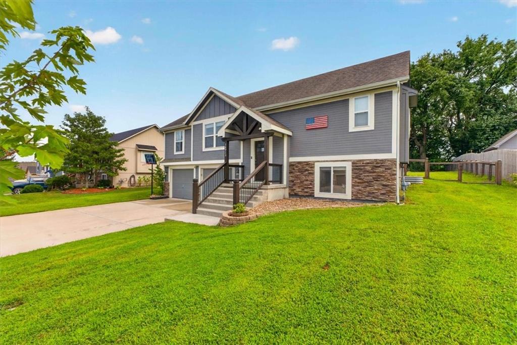 2nd image of 16913 Juniper Dr, Basehor, KS 66007 | MLS# 2633700