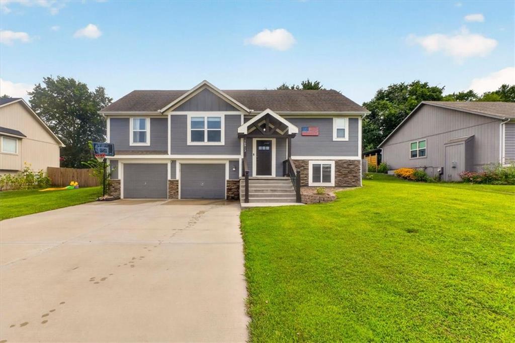 4th image of 16913 Juniper Dr, Basehor, KS 66007 | MLS# 2633700